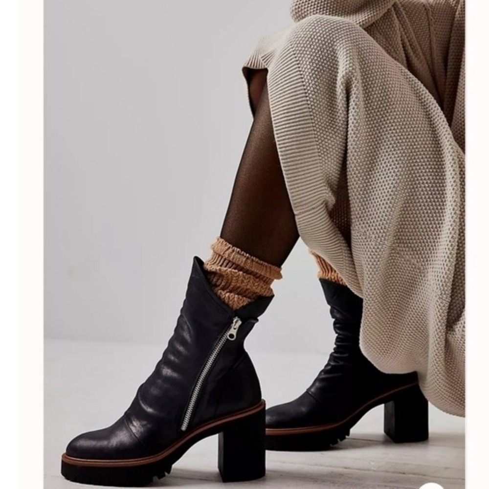 Free People Jack leather Zip Ankle chunky Boots Size 38 black